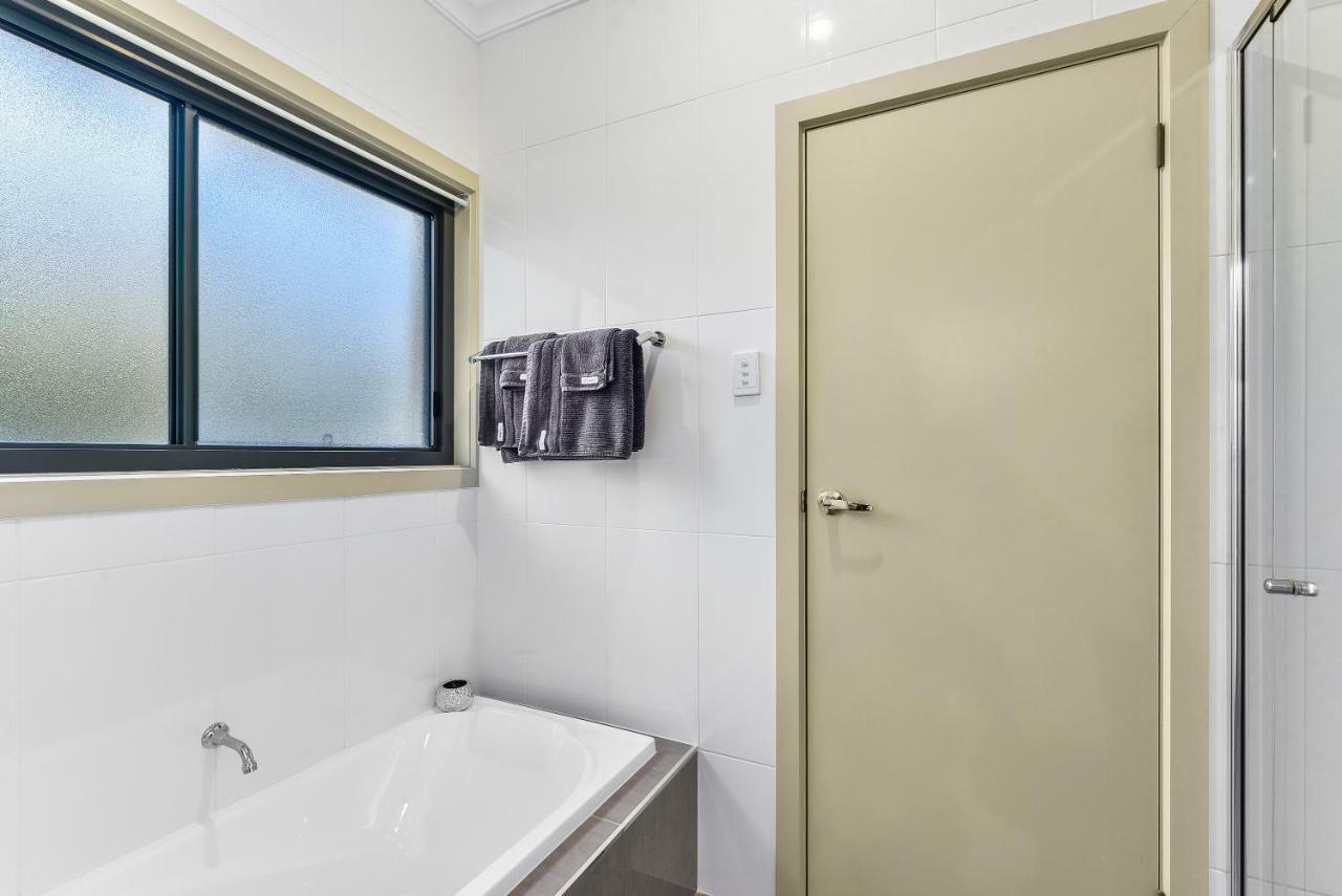 Accommodation On Lansell 2 マウントガンビア エクステリア 写真